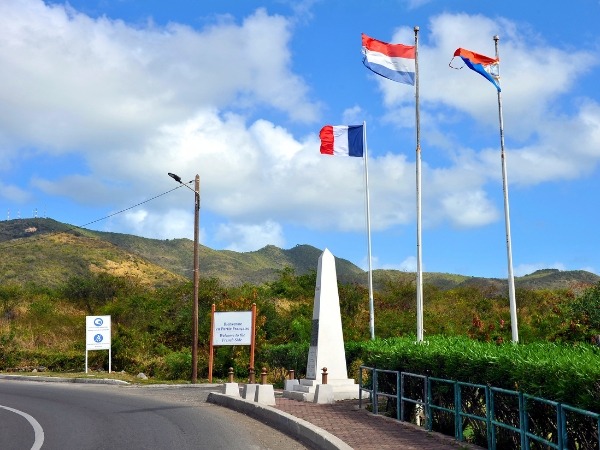 Roads at the Border of Saint-Martin and Sint Maarten